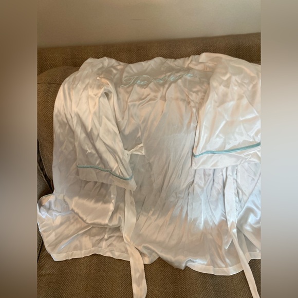 Bride Robe Bundle - One Size Fits Most - Picture 12 of 16
